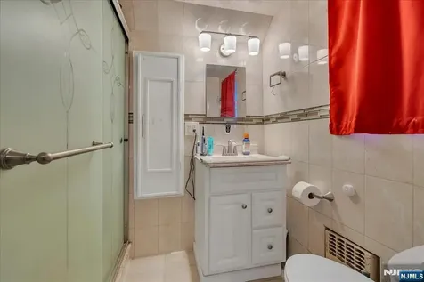 644 Valley Brook Avenue Lyndhurst NJ 07071