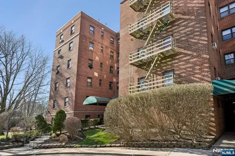 2329 Hudson Terrace Fort Lee NJ 07024
