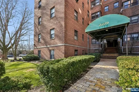2329 Hudson Terrace Fort Lee NJ 07024