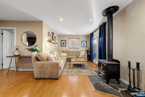 81 Vreeland Avenue Midland Park NJ 07432
