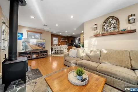 81 Vreeland Avenue Midland Park NJ 07432