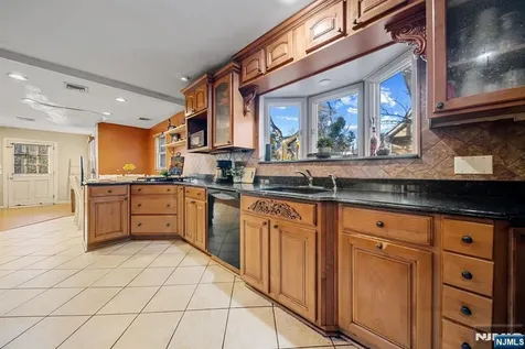 81 Vreeland Avenue Midland Park NJ 07432