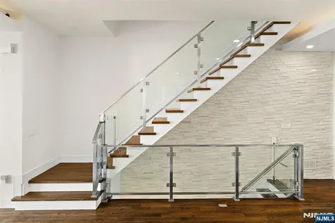 504 Undercliff Avenue Edgewater NJ 07020