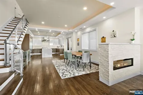 504 Undercliff Avenue Edgewater NJ 07020