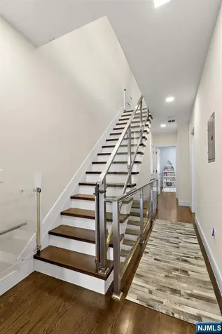 504 Undercliff Avenue Edgewater NJ 07020