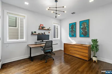 504 Undercliff Avenue Edgewater NJ 07020