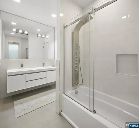 504 Undercliff Avenue Edgewater NJ 07020