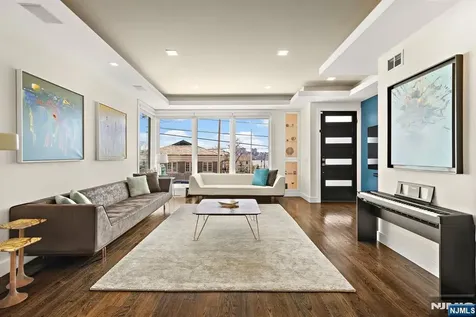 504 Undercliff Avenue Edgewater NJ 07020