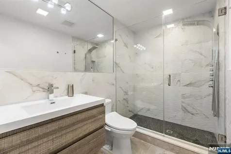 504 Undercliff Avenue Edgewater NJ 07020