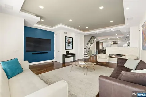 504 Undercliff Avenue Edgewater NJ 07020