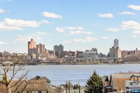 504 Undercliff Avenue Edgewater NJ 07020