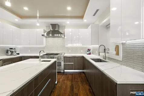 504 Undercliff Avenue Edgewater NJ 07020