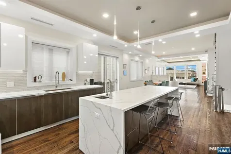 504 Undercliff Avenue Edgewater NJ 07020