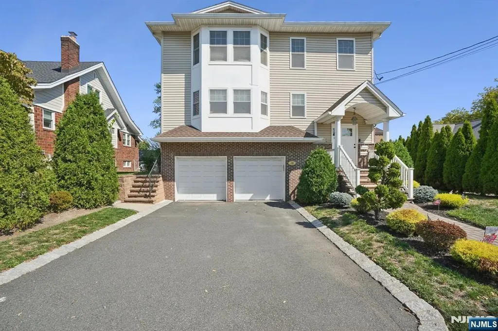 38 Centre Street Nutley NJ 07110