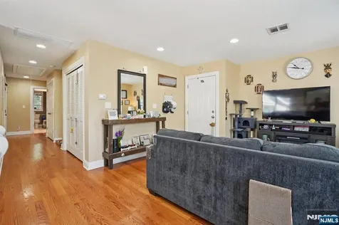 38 Centre Street Nutley NJ 07110