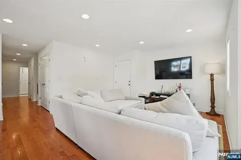 38 Centre Street Nutley NJ 07110