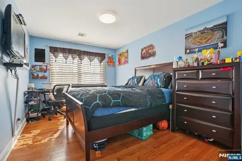 38 Centre Street Nutley NJ 07110