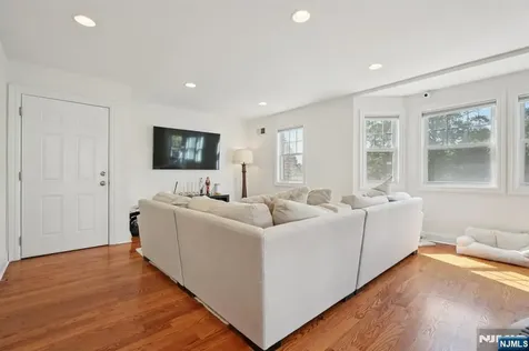 38 Centre Street Nutley NJ 07110