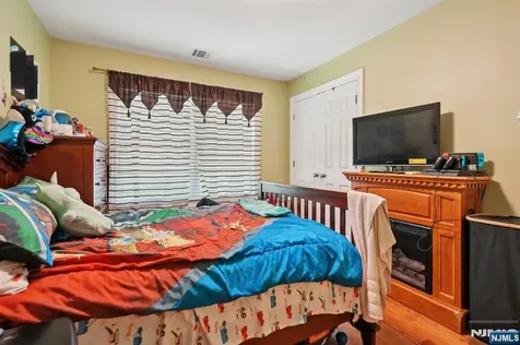 38 Centre Street Nutley NJ 07110