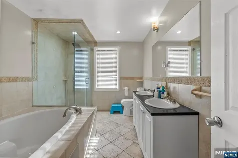 38-40 Nairn Place Newark NJ 07108