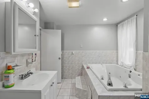 38-40 Nairn Place Newark NJ 07108
