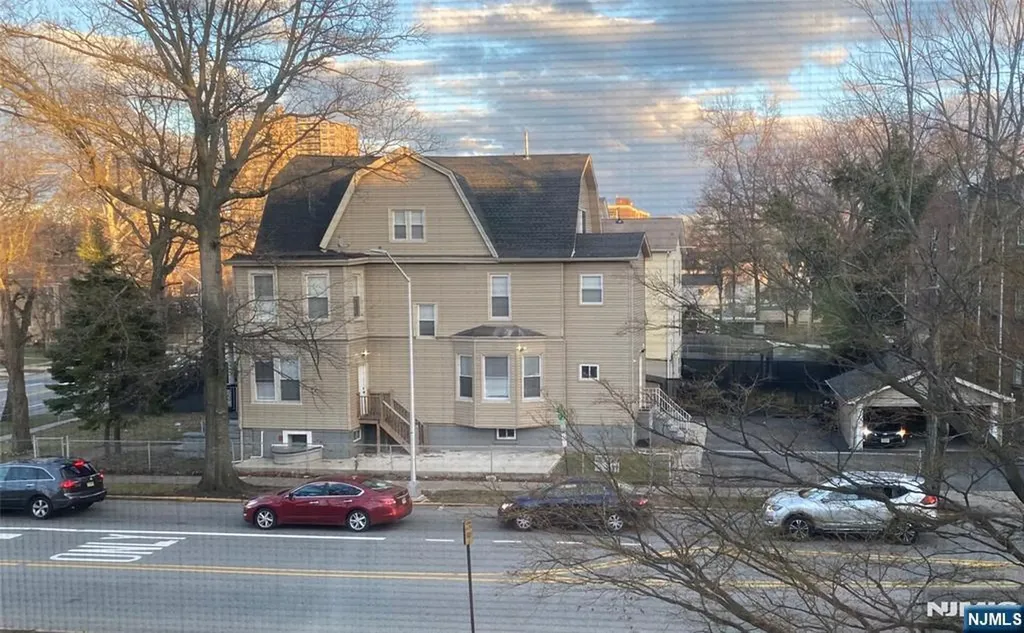 625 Park Avenue East Orange NJ 07017