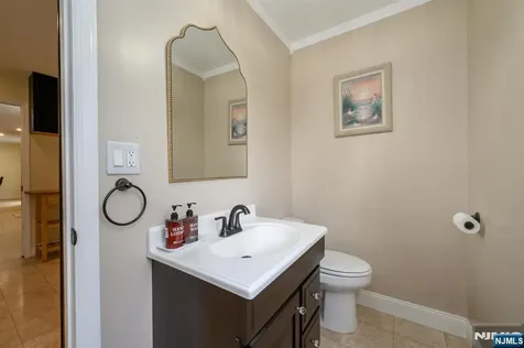 1 Running Hills Drive Newton NJ 07860