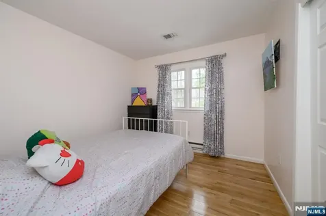 1 Running Hills Drive Newton NJ 07860