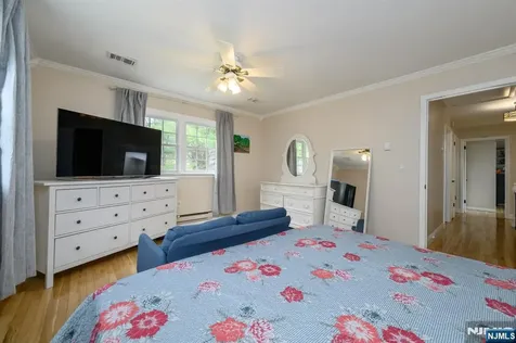 1 Running Hills Drive Newton NJ 07860