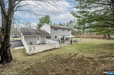 1 Running Hills Drive Newton NJ 07860