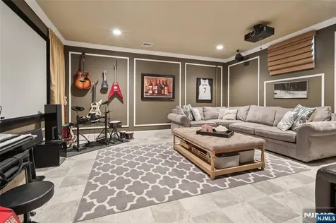 191 Hillside Avenue Wyckoff NJ 07481