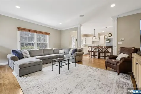 191 Hillside Avenue Wyckoff NJ 07481