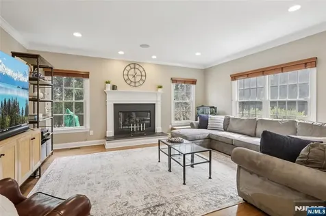 191 Hillside Avenue Wyckoff NJ 07481