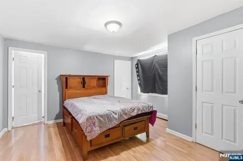 61 Cutler Street Newark NJ 07104