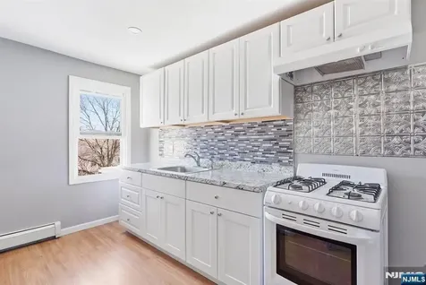61 Cutler Street Newark NJ 07104