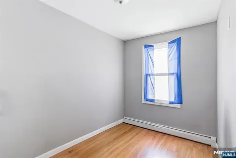 61 Cutler Street Newark NJ 07104