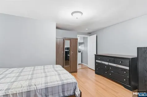 61 Cutler Street Newark NJ 07104