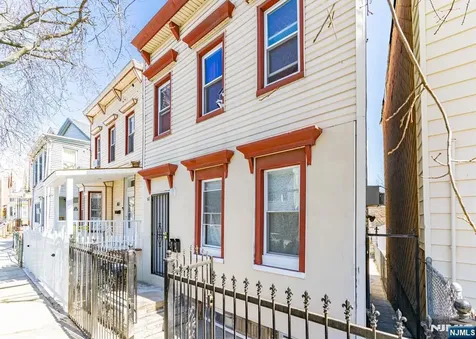 61 Cutler Street Newark NJ 07104