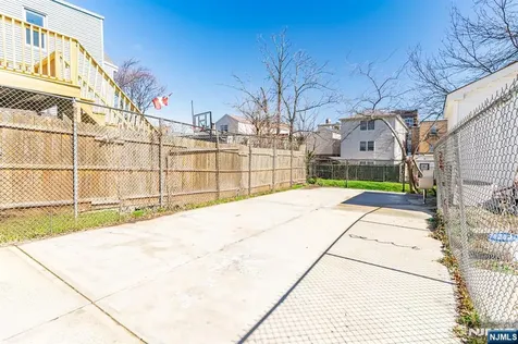 61 Cutler Street Newark NJ 07104