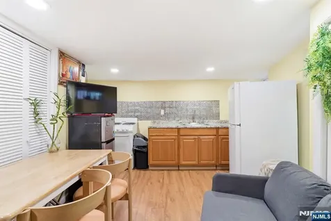 61 Cutler Street Newark NJ 07104