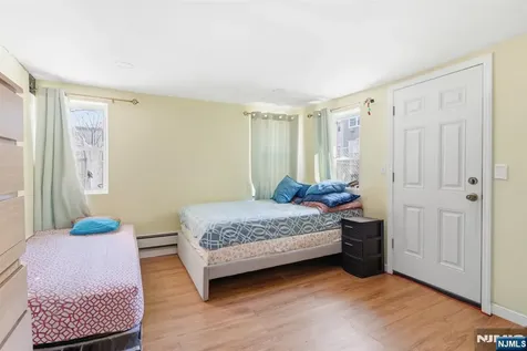 61 Cutler Street Newark NJ 07104