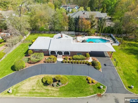 35 Grandview Avenue Upper Saddle River NJ 07458