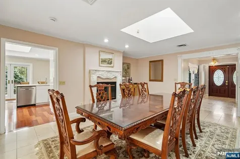 35 Grandview Avenue Upper Saddle River NJ 07458