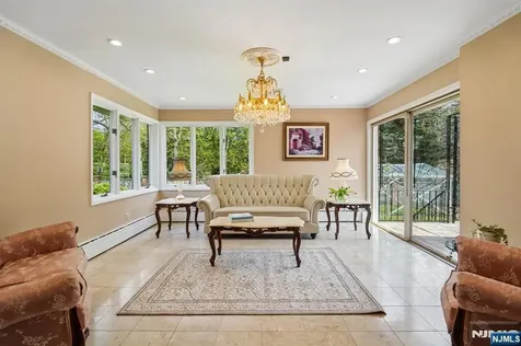 35 Grandview Avenue Upper Saddle River NJ 07458