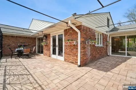 35 Grandview Avenue Upper Saddle River NJ 07458