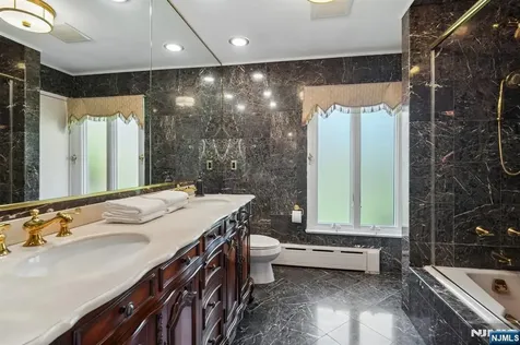 35 Grandview Avenue Upper Saddle River NJ 07458