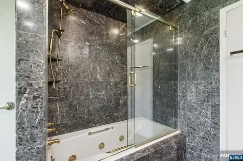 35 Grandview Avenue Upper Saddle River NJ 07458