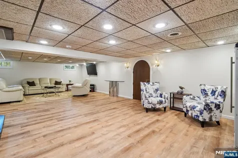35 Grandview Avenue Upper Saddle River NJ 07458