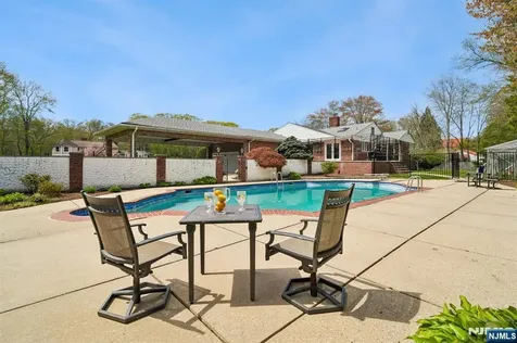 35 Grandview Avenue Upper Saddle River NJ 07458