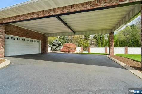 35 Grandview Avenue Upper Saddle River NJ 07458